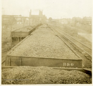 B&amp;O coal train with a full load of coal. 