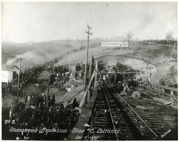 Crowds lining the hillside above and gathered around the entrance to Monongah Mine No. 8.