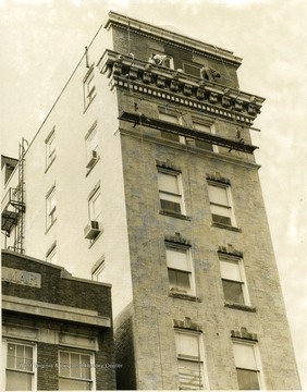 'This building was moved from Pittsburgh on 2 steamboats around 1905-1910 and was carried piece by piece to High St. and rebuilt.'