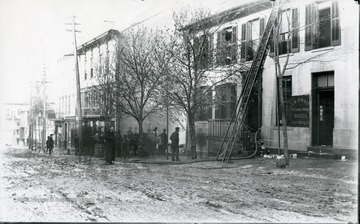 Crowd gathering to see fire on Pleasant Street in Morgantown, W. Va. 