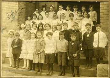 Identified in the second row is Ruth Lenhart Smith.