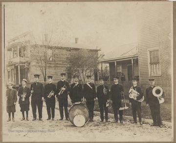 Pictured is Earl Meador, Ray Meador, Clarence Knight, U. G. Ryall, O. J. Bowlry, Ollie Hoover, Mann, Ray, Henry Ryalls, Emmett Pack, and Charlie Bishop.