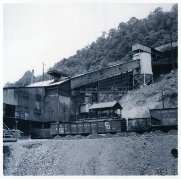 'Logan County. Shows C.&amp; O. notched oval end gondola 13089 ready to be loaded at tipple.  This is a C. &amp; O. Historical Society Photo that can be purchased from the C.&amp; O. Historical Society at Clifton Forge, Va, 24422.'