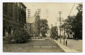 Commencement Hall, Stewart Hall on the left, Purinton House on the right.