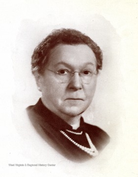 Wife of Frank Snyder.