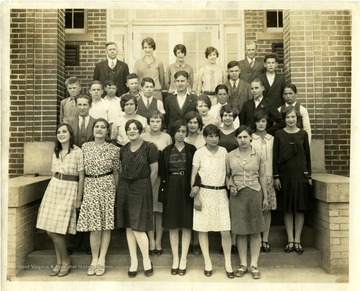 A man on the middle row, second from right is identified as Leo Stadler.