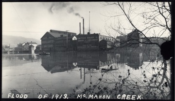 This photo was taken during the Flood of 1913.