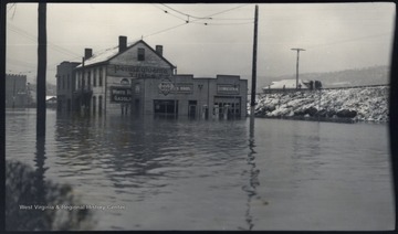 This photo was taken during the Flood of 1913.