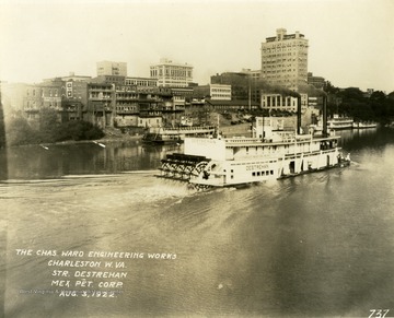 The Destrehan running on steam power. Built by The Charles Ward Engineering Works in Charleston, West Virginia.