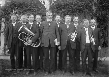 Thomas Jefferson Taylor (man in center), died ca. 1944, father of Edith Green.