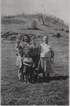 Front row is Murvel and Juanita Lilly. Back row, from left to right, is Nancy Lilly, Virgie Lilly, Denver Cook and Lula Cook. 