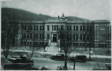 This was the second building constructed to serve as Hinton High School. 