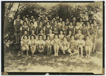 The girls gather together for a group photo. 