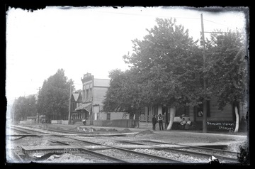 Building to the right identified as the Dawson House.