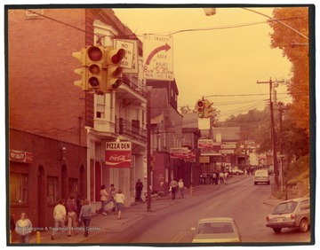 A view looking up a busy University Avenue in the Sunnyside neighborhood. 