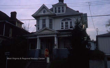 232 Cobun Avenue.Built by 1903. First owner was William E. Lanham. Appears in Sanborn fire map from 1906-08, 1911-25, 1927-28.