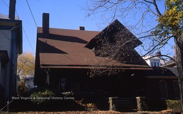 208 Park Street.Built in 1911. First identified owner was Dr. Boaz Cox. Appears on Sanborn fire maps from 1906-08, 1911-25, 1927-28.