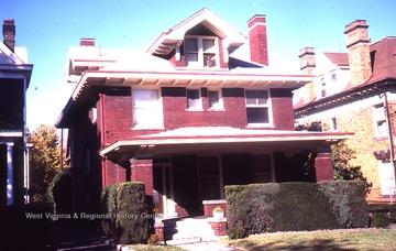 224 Park Street.Built in 1909. First identified owner was Capt. George W. McVicker. Appears on Sanborn fire maps from 1921-25, 1927-28.