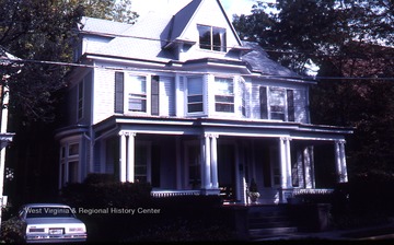 223 Park Street.Built in 1903. First identified owner was John L. Dougan. Appears on Sanborn fire maps from 1906-08, 1911-25, 1927-28.