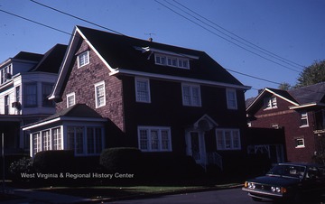 232 Hagans Street.Built in 1918. First identified owner was Dr. Charles Cannady. Appears on Sanborn fire maps from 1921,1927.