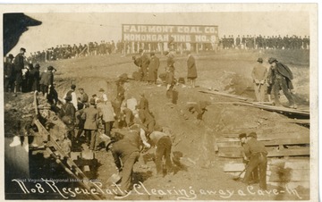 Rescue parties clearing a cave-in at Monongah Mine #8.