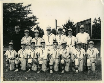 A photo of a Morgantown Little League baseball team.