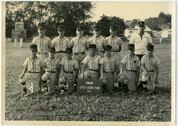 A photo of the 1964 Kiwanis Little League baseball team.