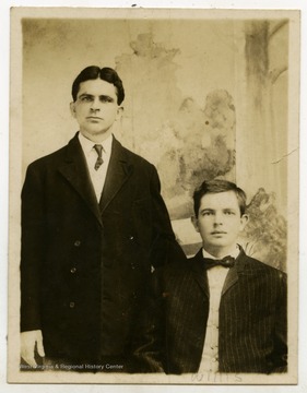 Willis Hatfield (right) with an unidentified man.